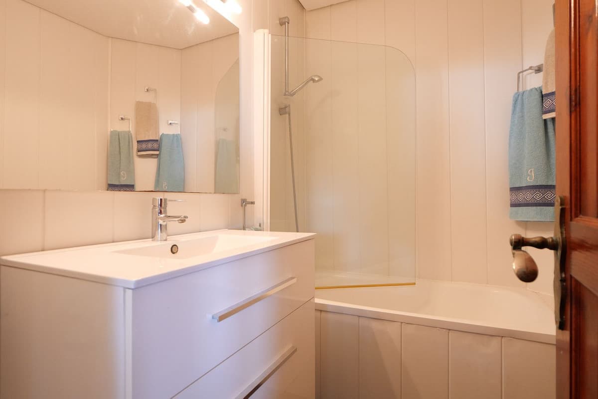 Middle Floor Apartment in Puerto de Cabopino — photo 9 of 10