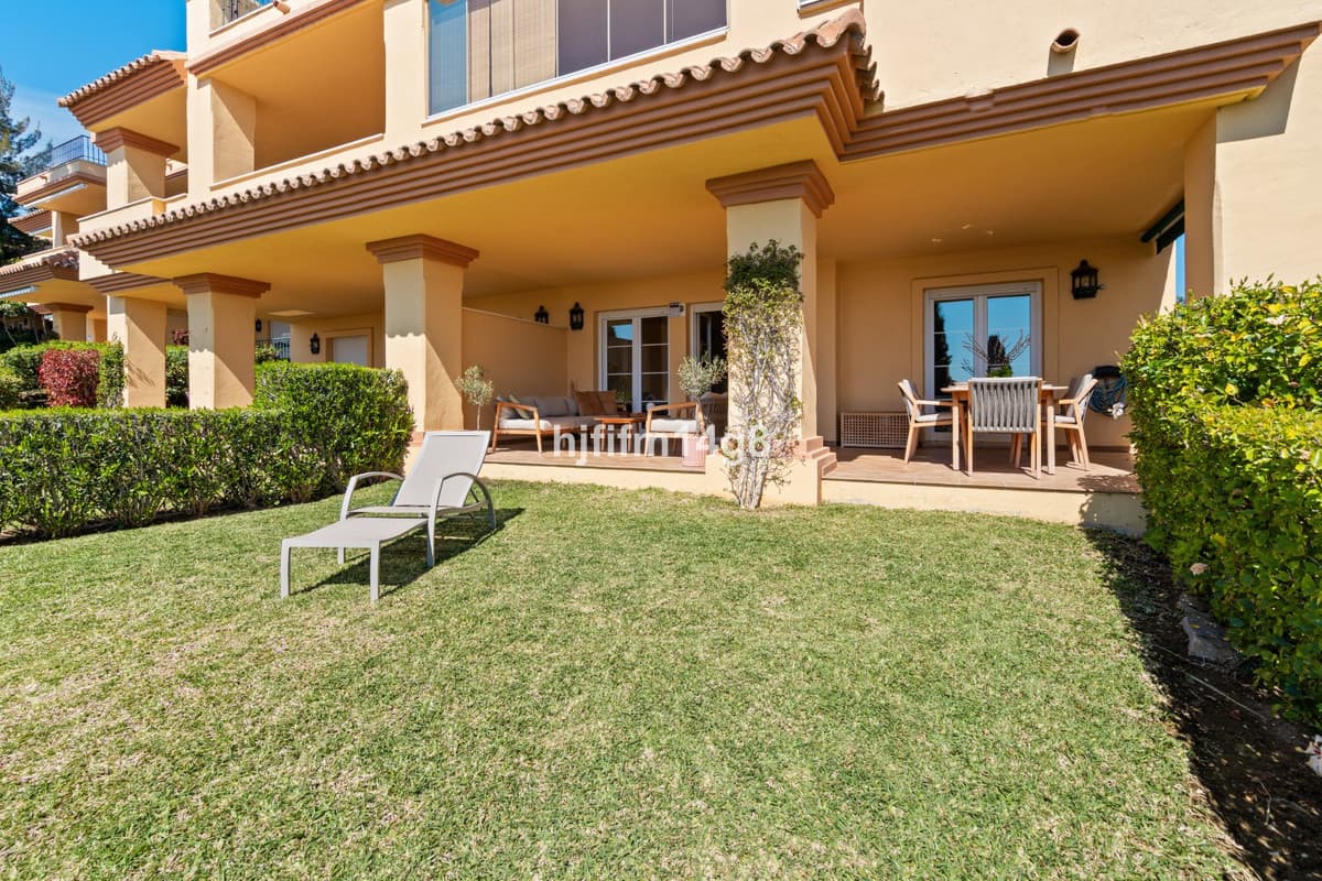 Ground Floor Apartment in Nueva Andalucía — photo 2 of 10