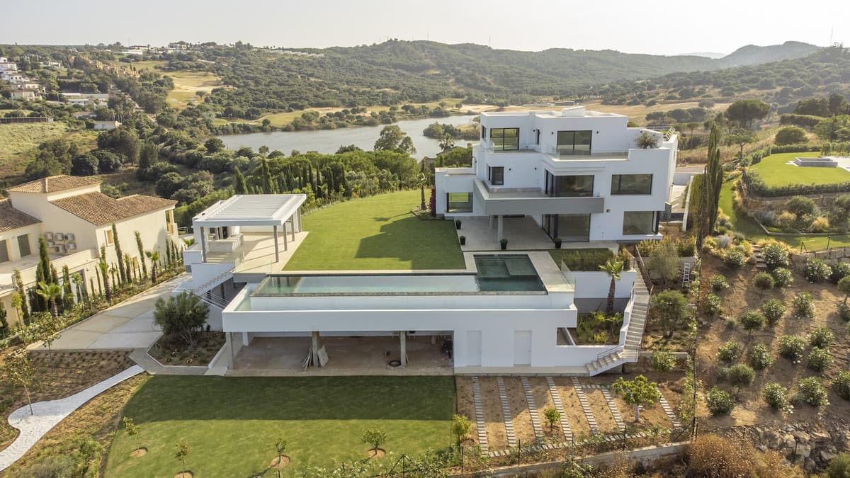 Detached Villa in Sotogrande Alto — photo 1 of 10