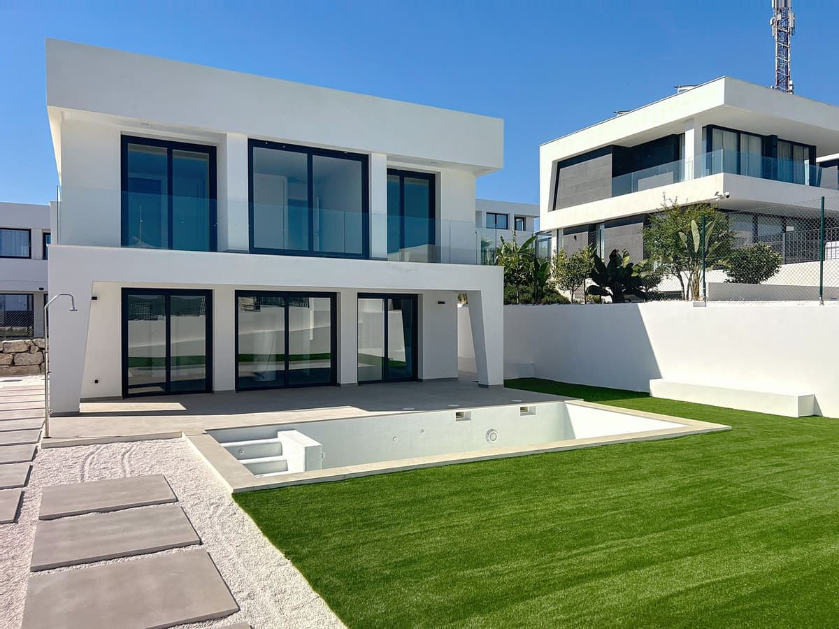 Detached Villa in Manilva — photo 1 of 10