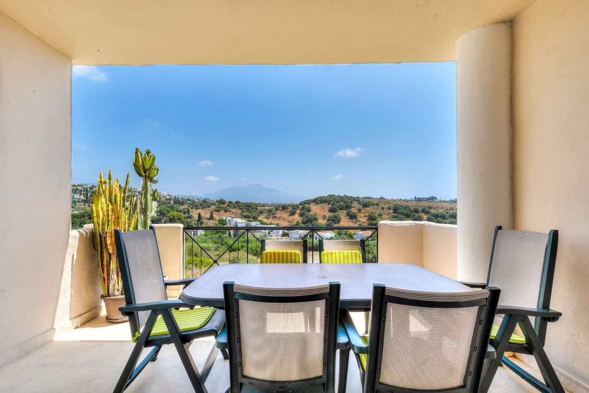 Penthouse in Bel Air — photo 2 of 10