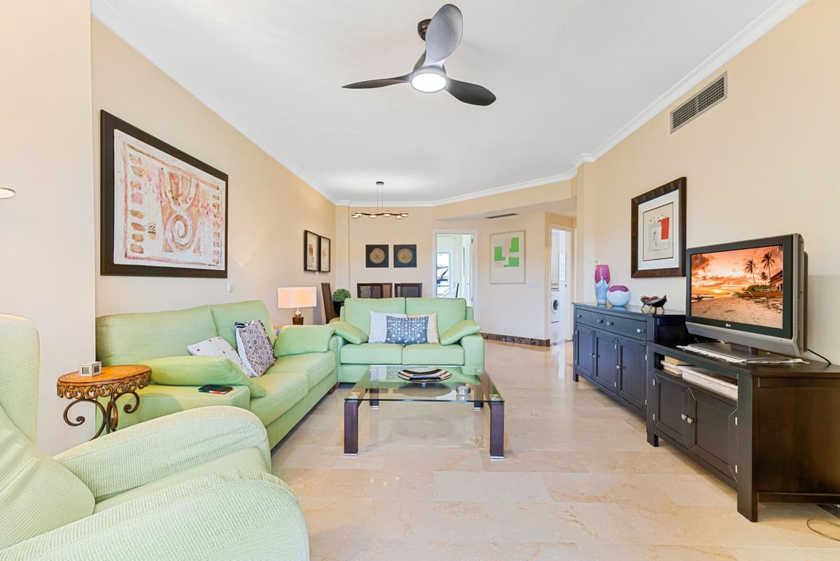 Penthouse in Bel Air — photo 5 of 10