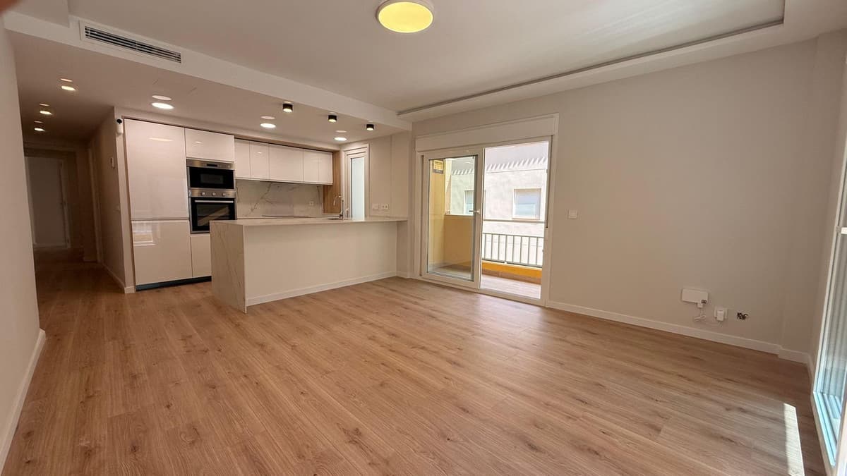 Middle Floor Apartment in Fuengirola — photo 1 of 10