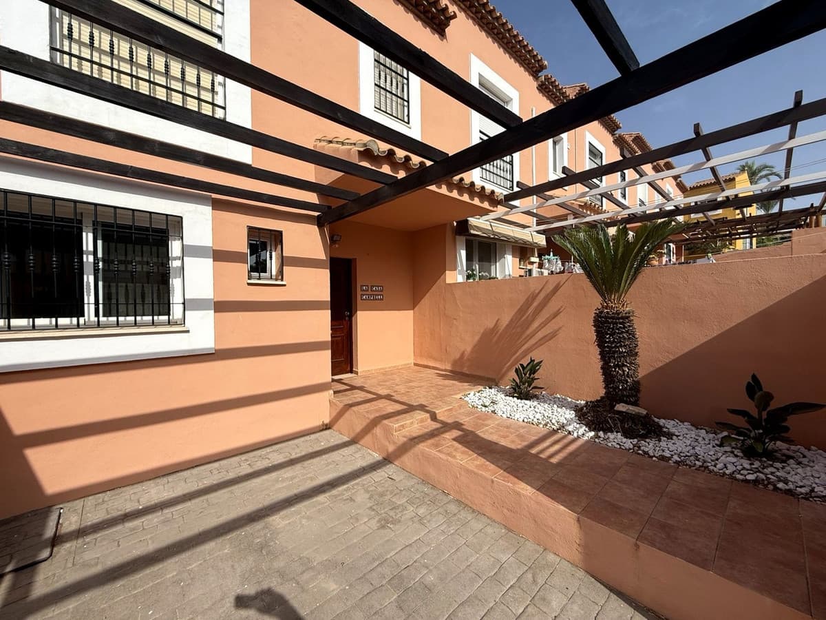 Townhouse in Calahonda — photo 3 of 10