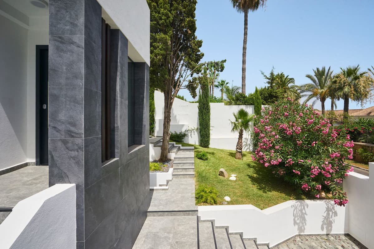 Detached Villa in Sierra Blanca — photo 4 of 10