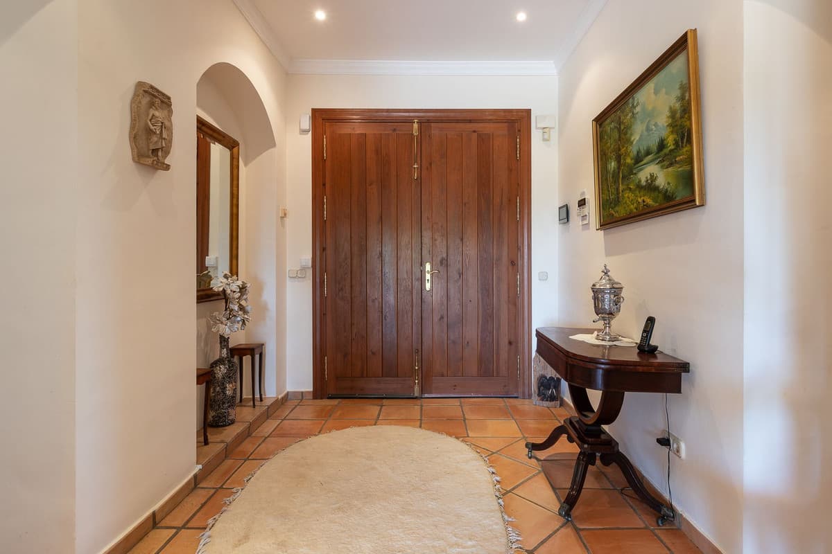 Detached Villa in Elviria — photo 10 of 10