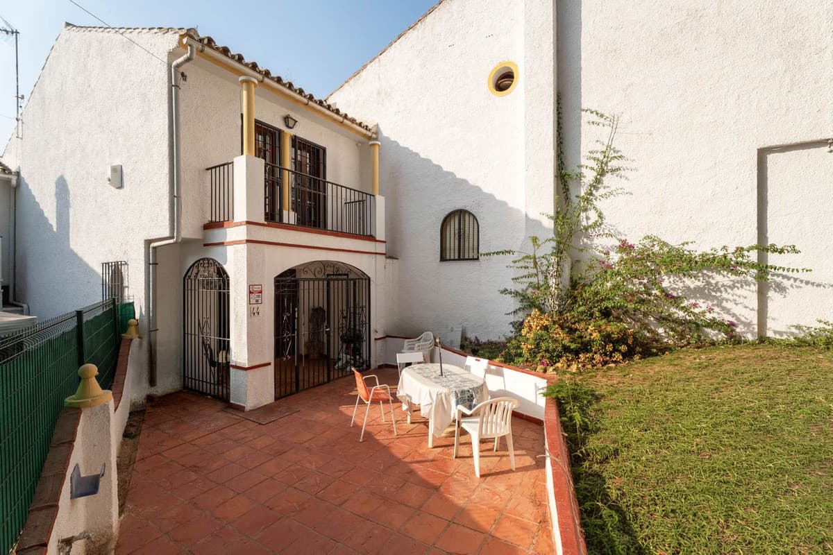 Townhouse in Elviria — photo 2 of 10