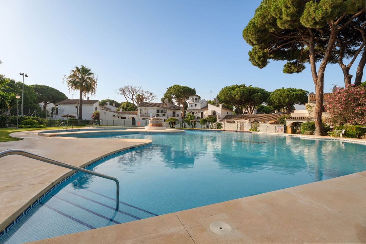 Townhouse in Elviria — photo 6 of 10