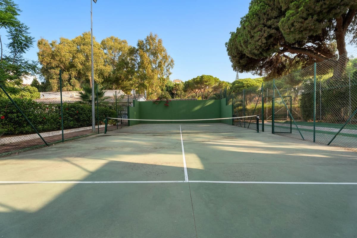 Townhouse in Elviria — photo 8 of 10