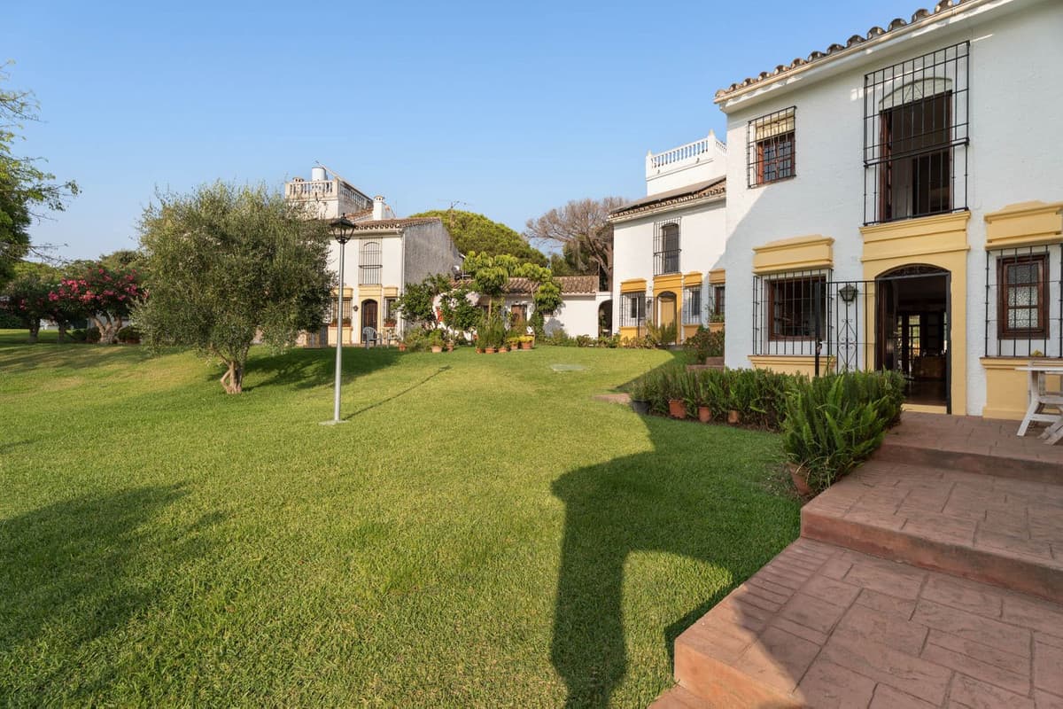 Townhouse in Elviria — photo 9 of 10