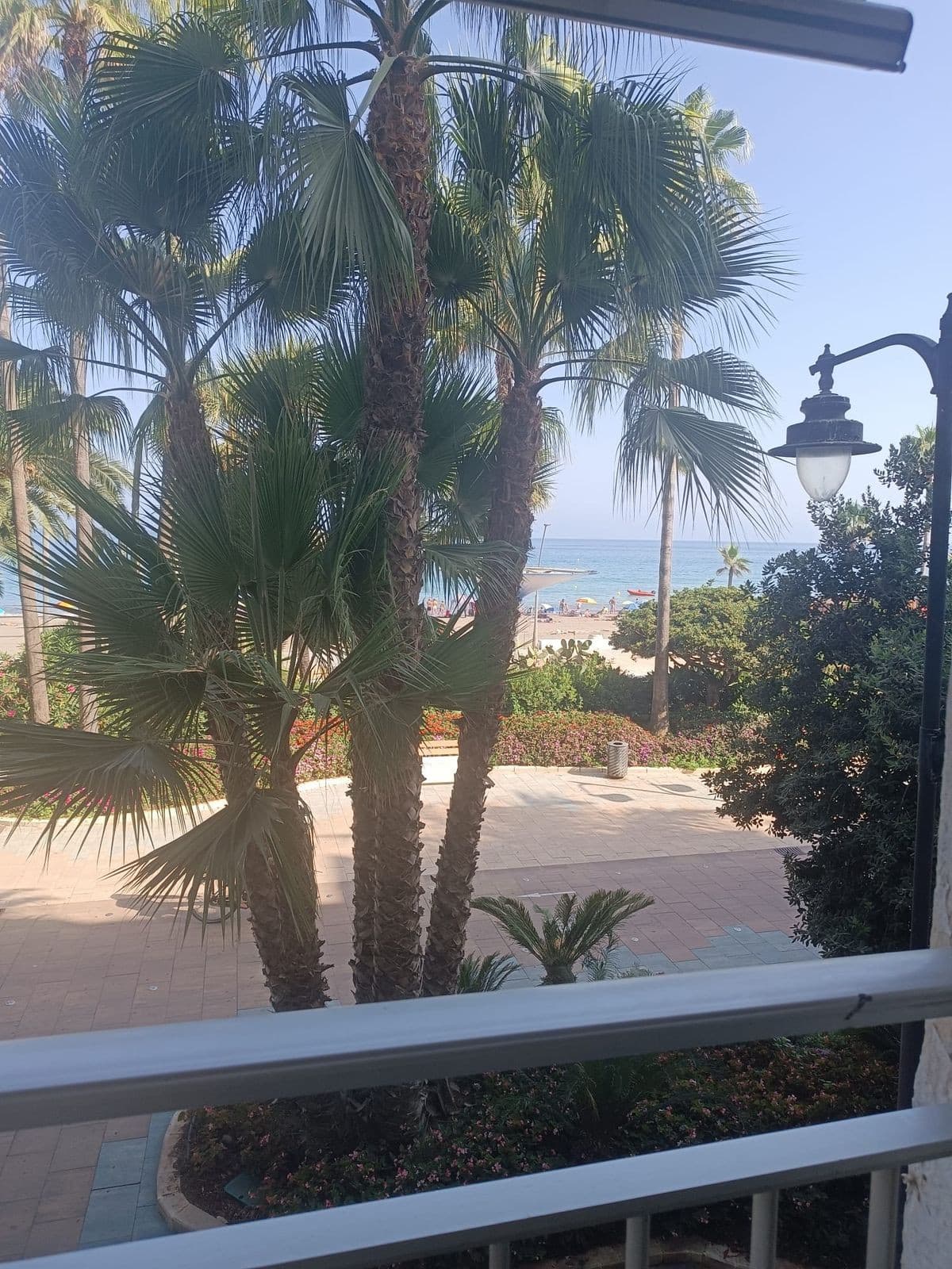 Middle Floor Apartment in Estepona — photo 3 of 10