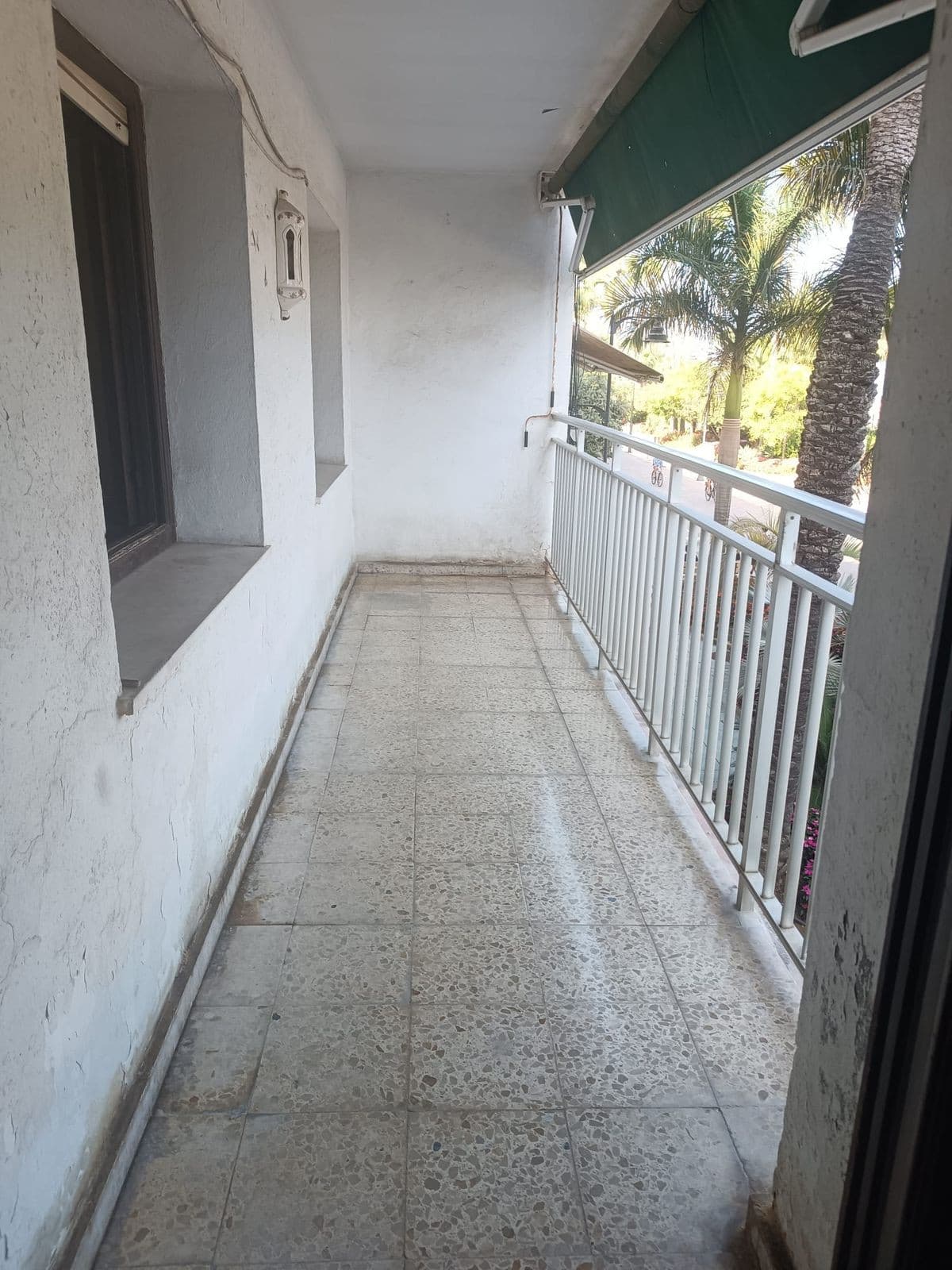 Middle Floor Apartment in Estepona — photo 4 of 10