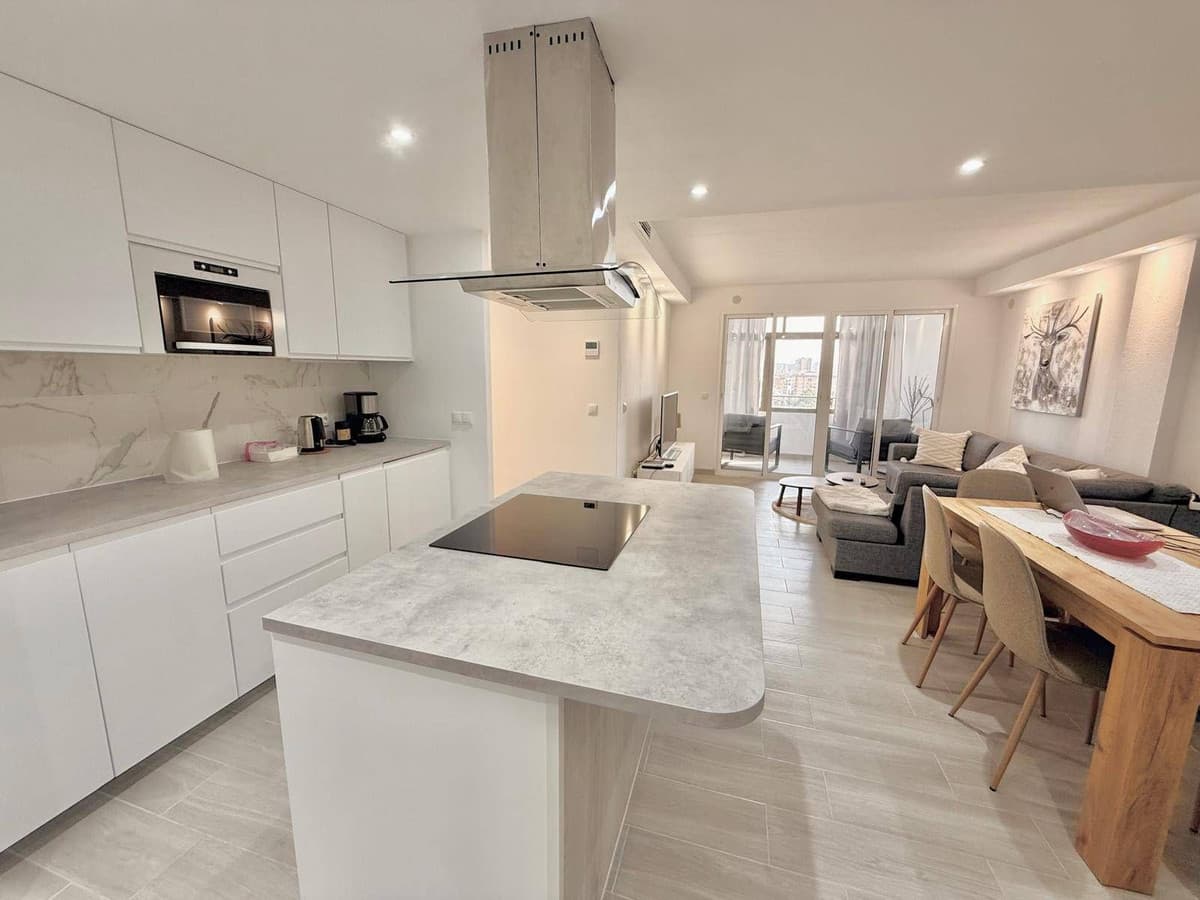 Middle Floor Apartment in Fuengirola — photo 1 of 6