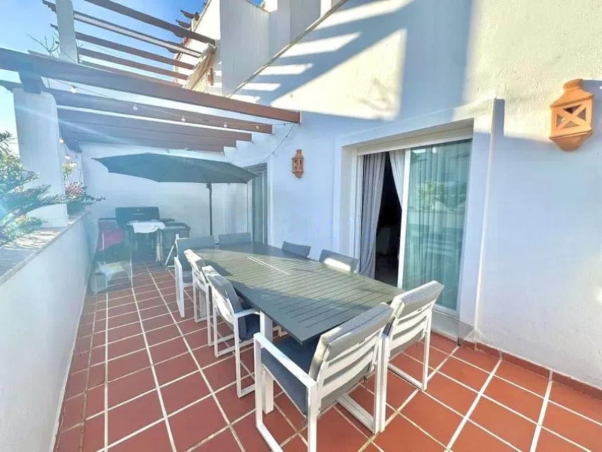 Duplex in Nueva Andalucía — photo 2 of 10