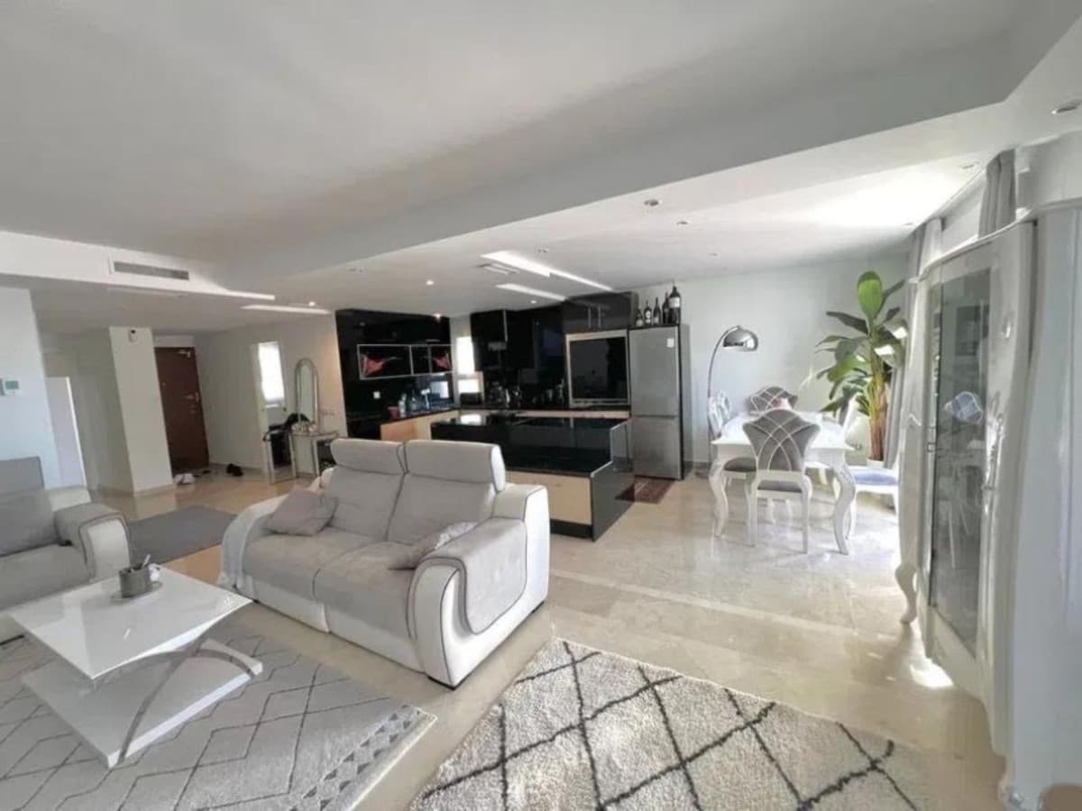 Duplex in Nueva Andalucía — photo 8 of 10