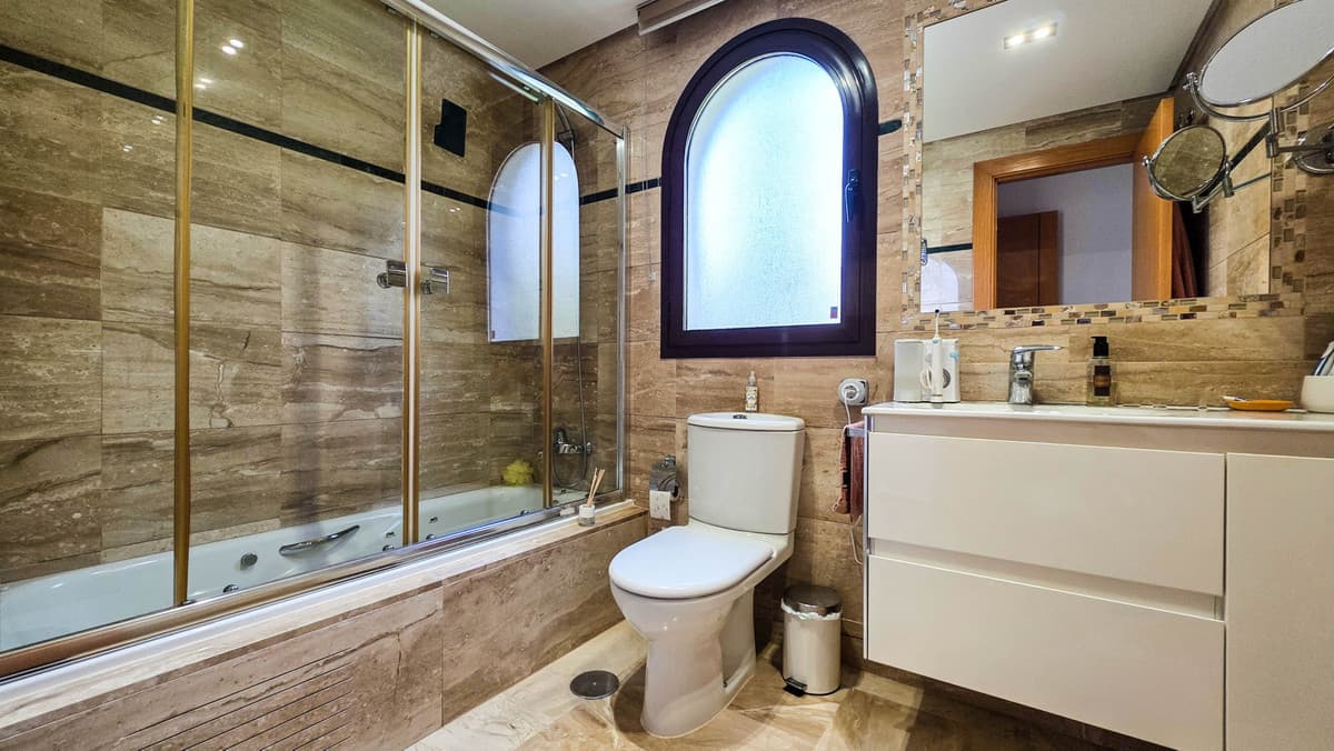 Middle Floor Apartment in Casares — photo 5 of 10