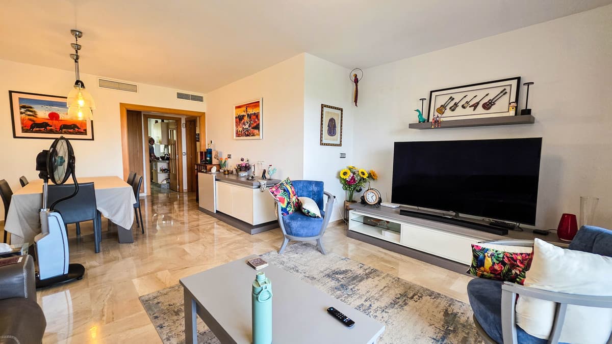 Middle Floor Apartment in Casares — photo 7 of 10