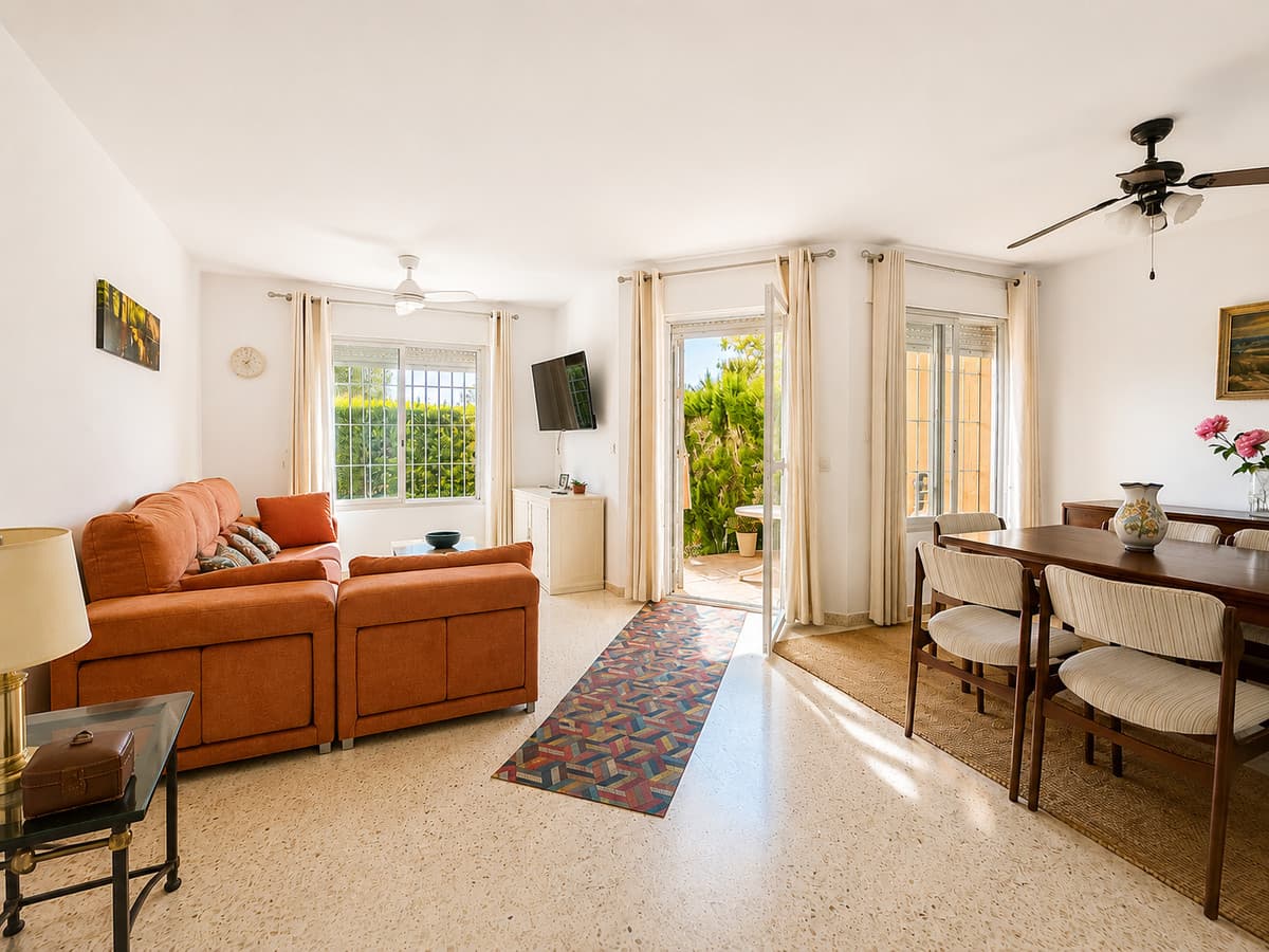 Townhouse in Diana Park — photo 6 of 10