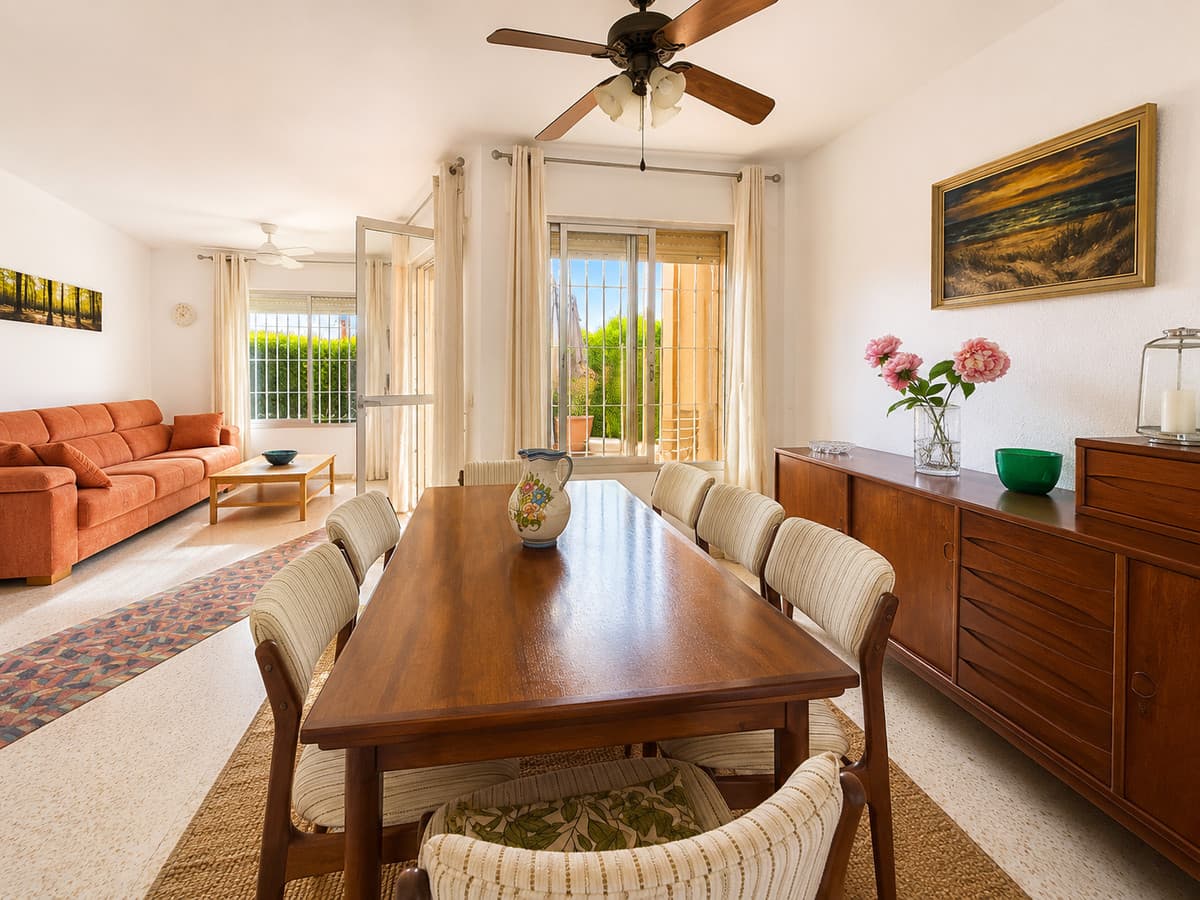 Townhouse in Diana Park — photo 7 of 10