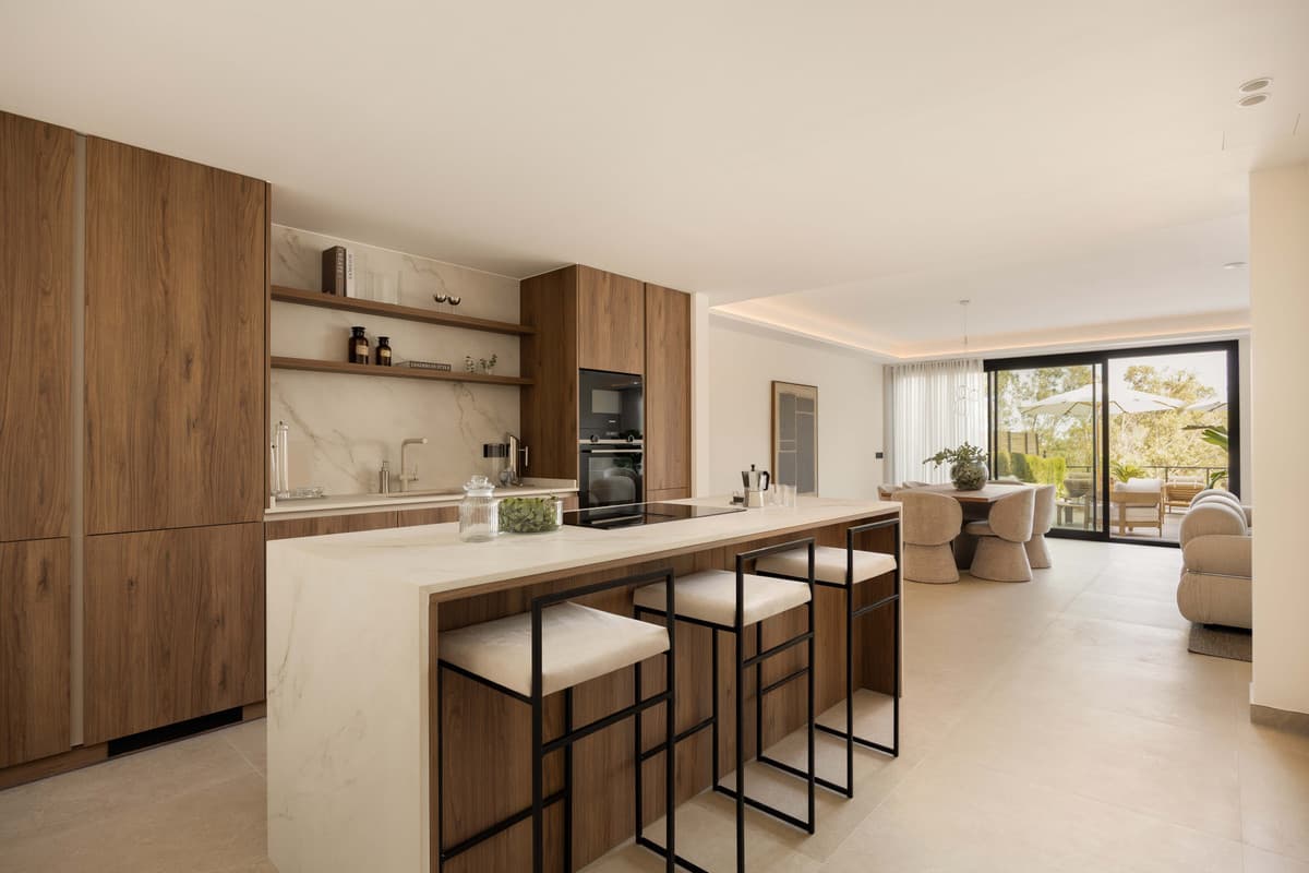 Middle Floor Apartment in Nueva Andalucía — photo 9 of 10