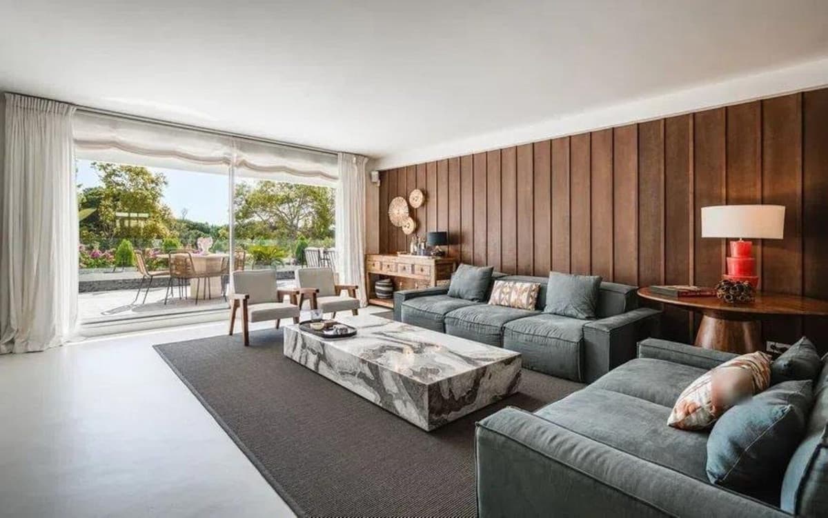 Middle Floor Apartment in The Golden Mile — photo 1 of 10