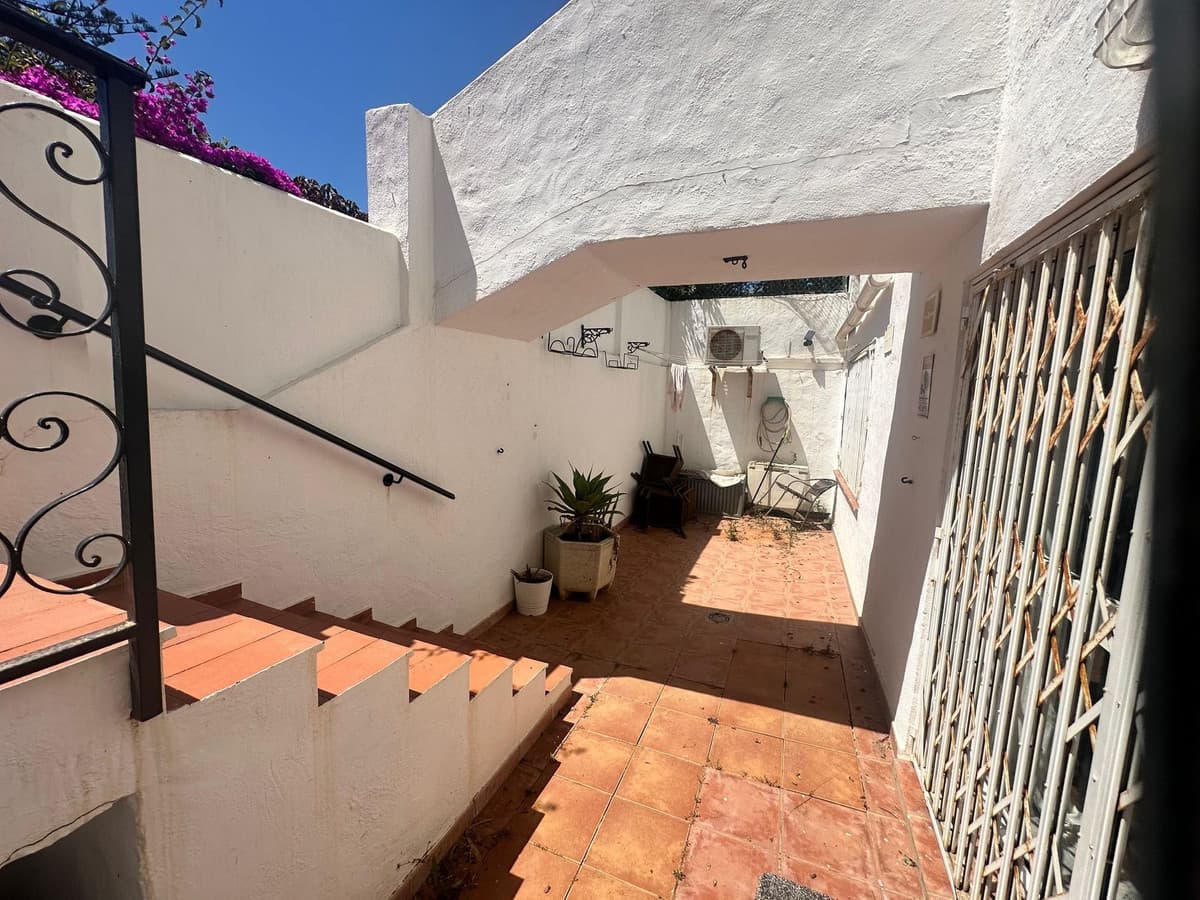 Ground Floor Apartment in Calahonda — photo 9 of 10