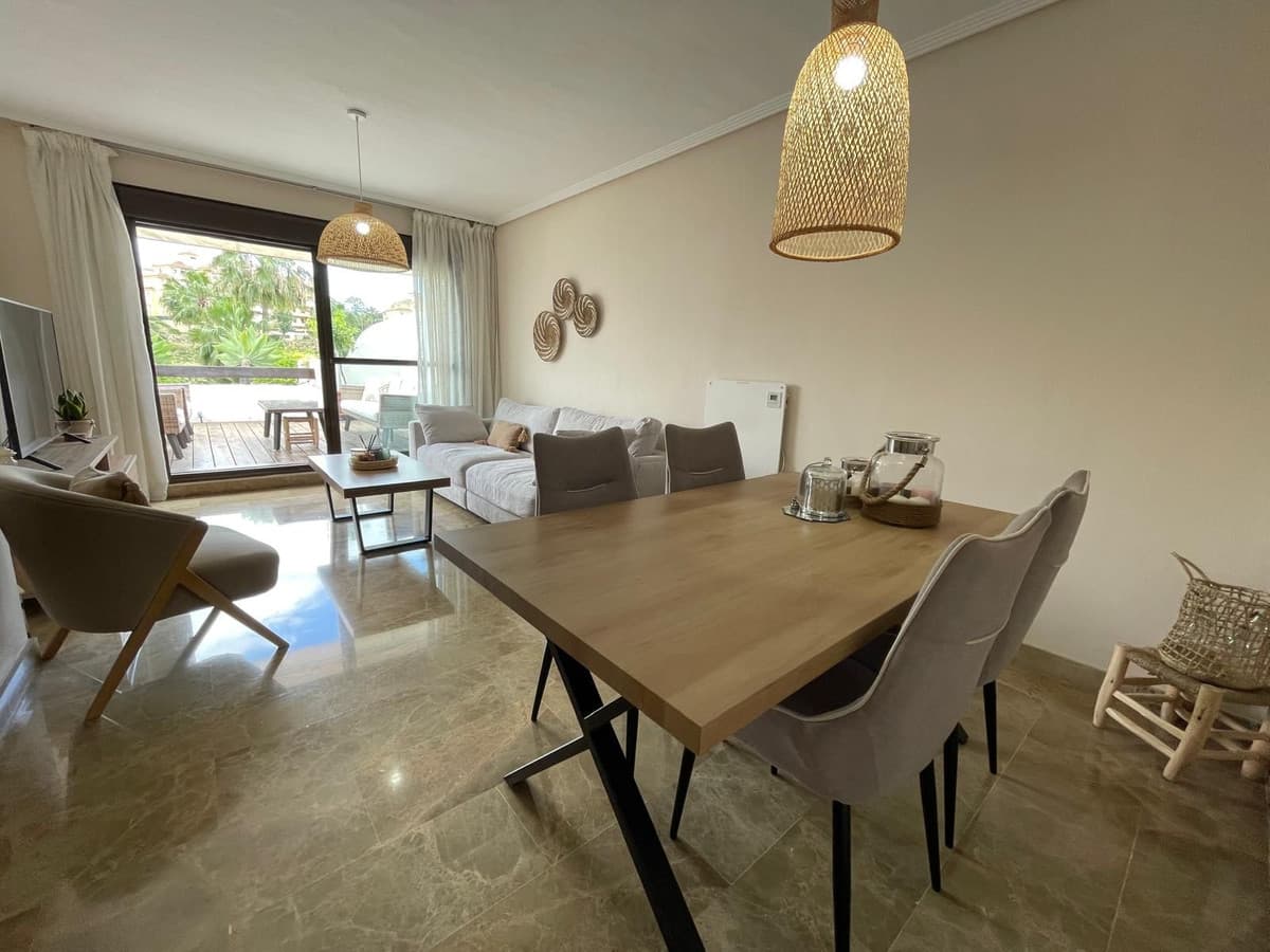 Middle Floor Apartment in Estepona — photo 1 of 10
