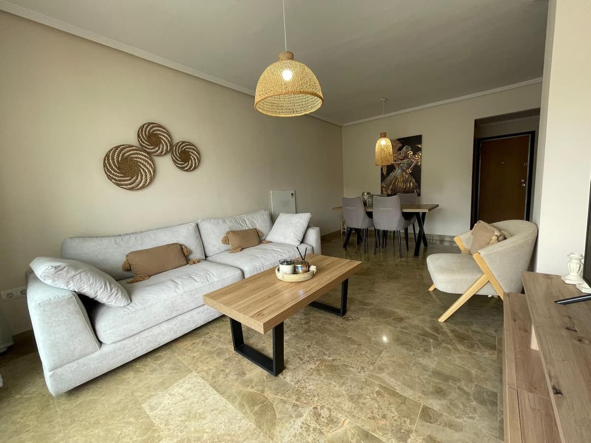 Middle Floor Apartment in Estepona — photo 3 of 10