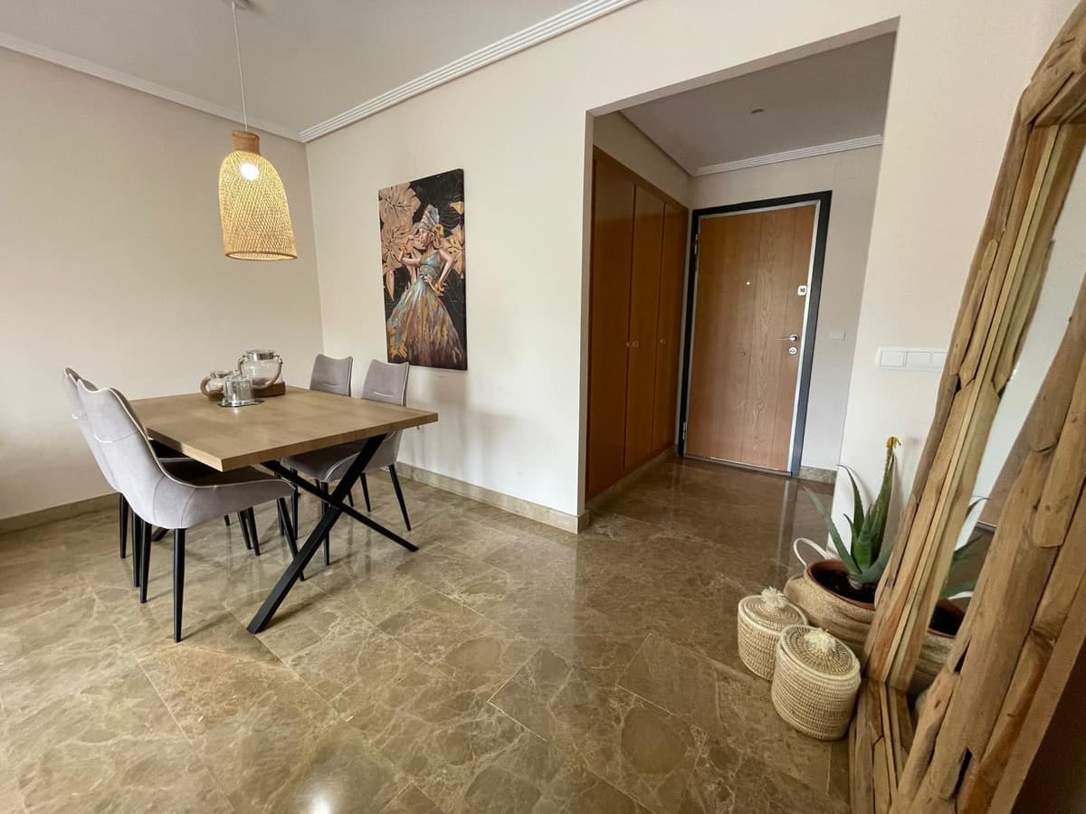 Middle Floor Apartment in Estepona — photo 4 of 10