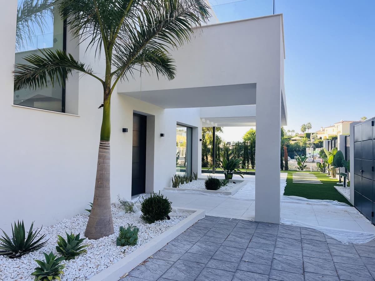 Detached Villa in Nueva Andalucía — photo 9 of 10