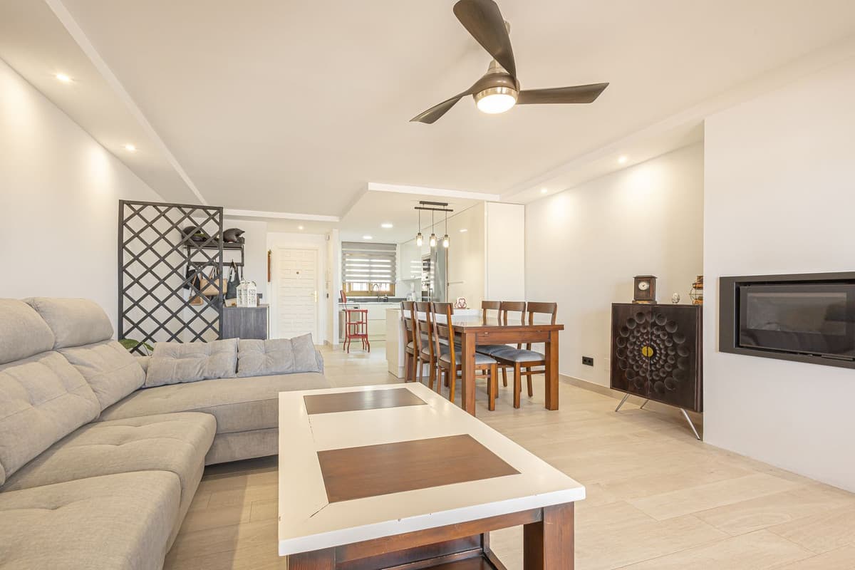 Middle Floor Apartment in Fuengirola — photo 2 of 10