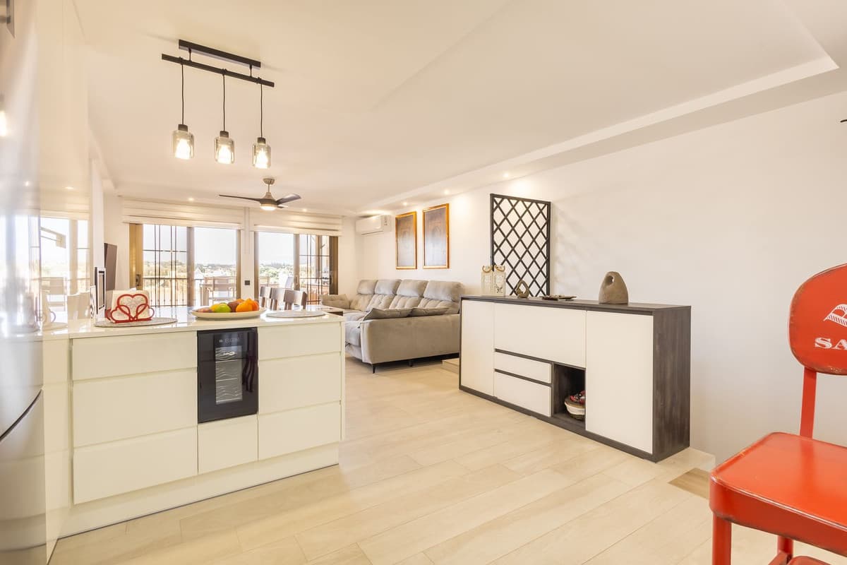 Middle Floor Apartment in Fuengirola — photo 4 of 10
