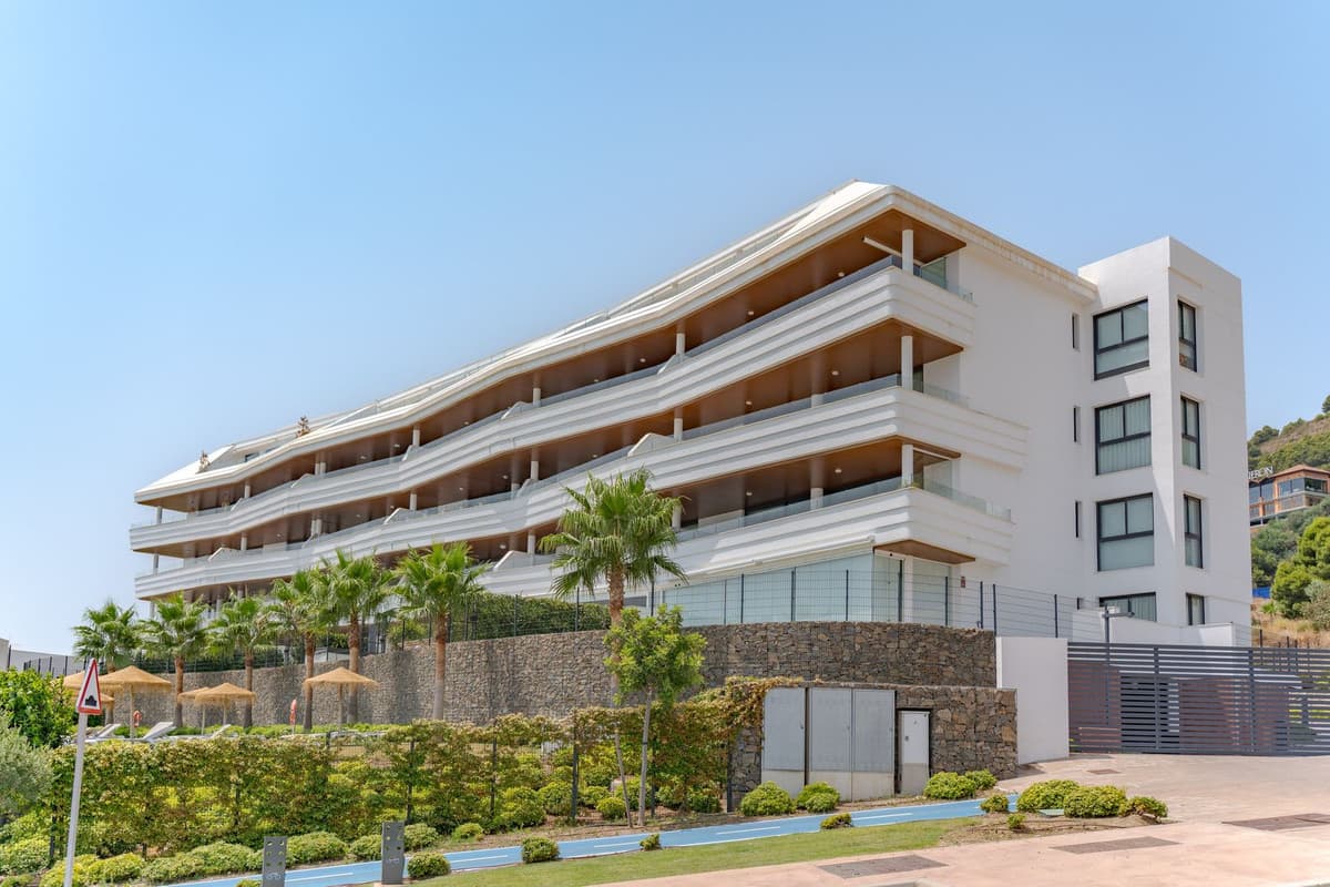 Middle Floor Apartment in Fuengirola — photo 1 of 10