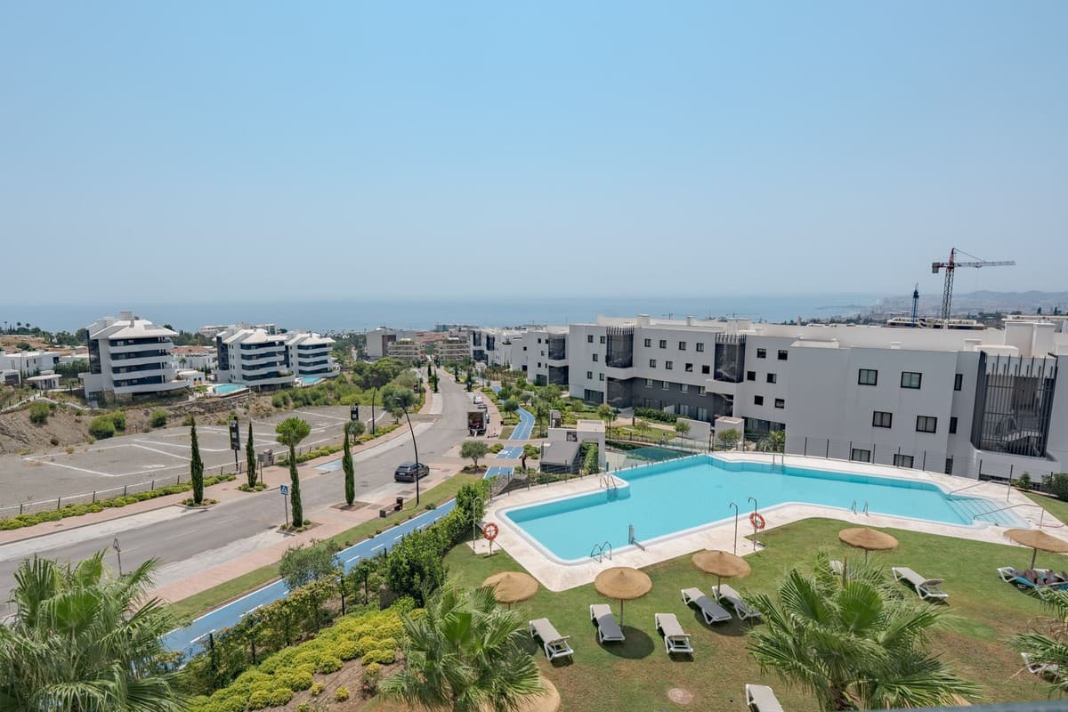 Middle Floor Apartment in Fuengirola — photo 2 of 10
