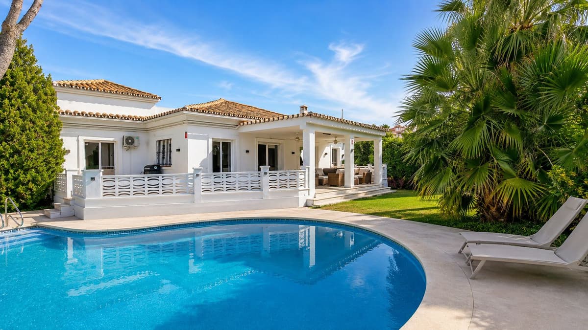 Detached Villa in Las Chapas — photo 1 of 10