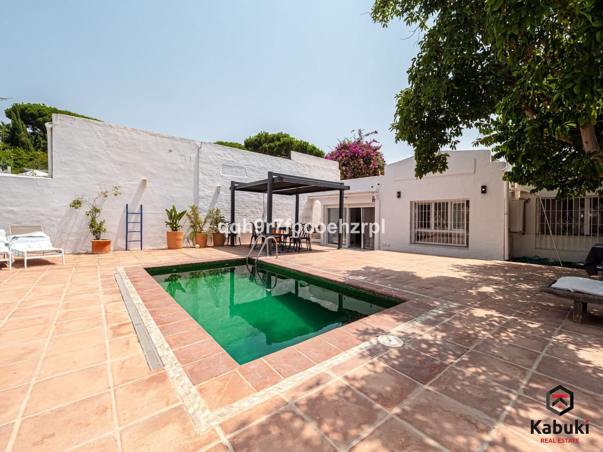 Detached Villa in Reserva de Marbella — photo 1 of 10