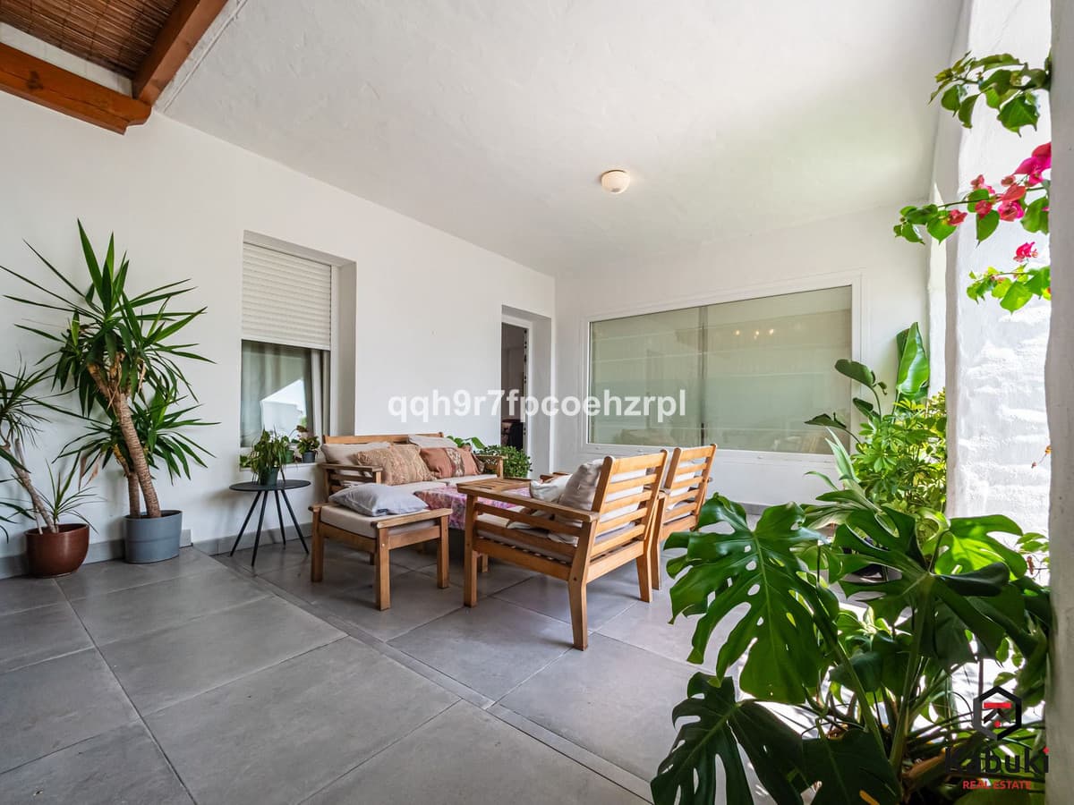 Detached Villa in Reserva de Marbella — photo 2 of 10