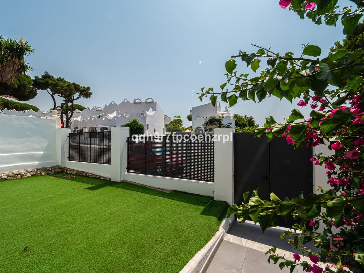 Detached Villa in Reserva de Marbella — photo 7 of 10