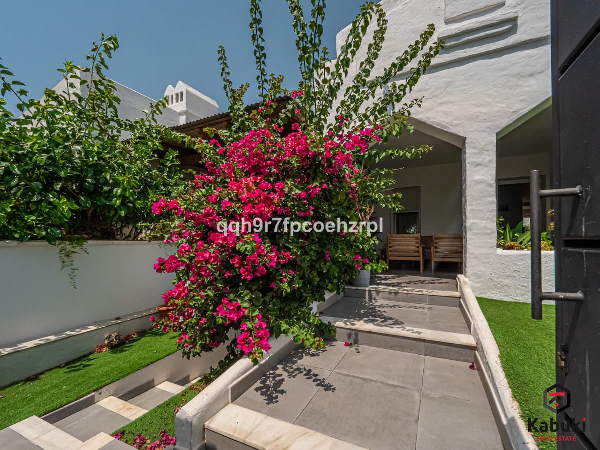 Detached Villa in Reserva de Marbella — photo 9 of 10