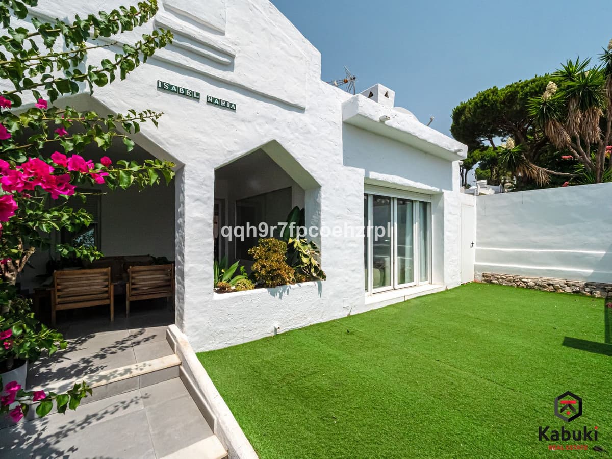 Detached Villa in Reserva de Marbella — photo 10 of 10