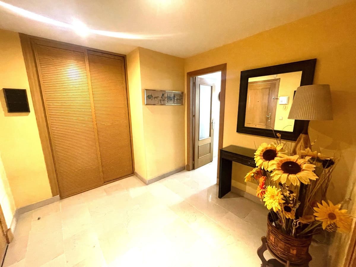 Middle Floor Apartment in San Pedro de Alcántara — photo 2 of 10