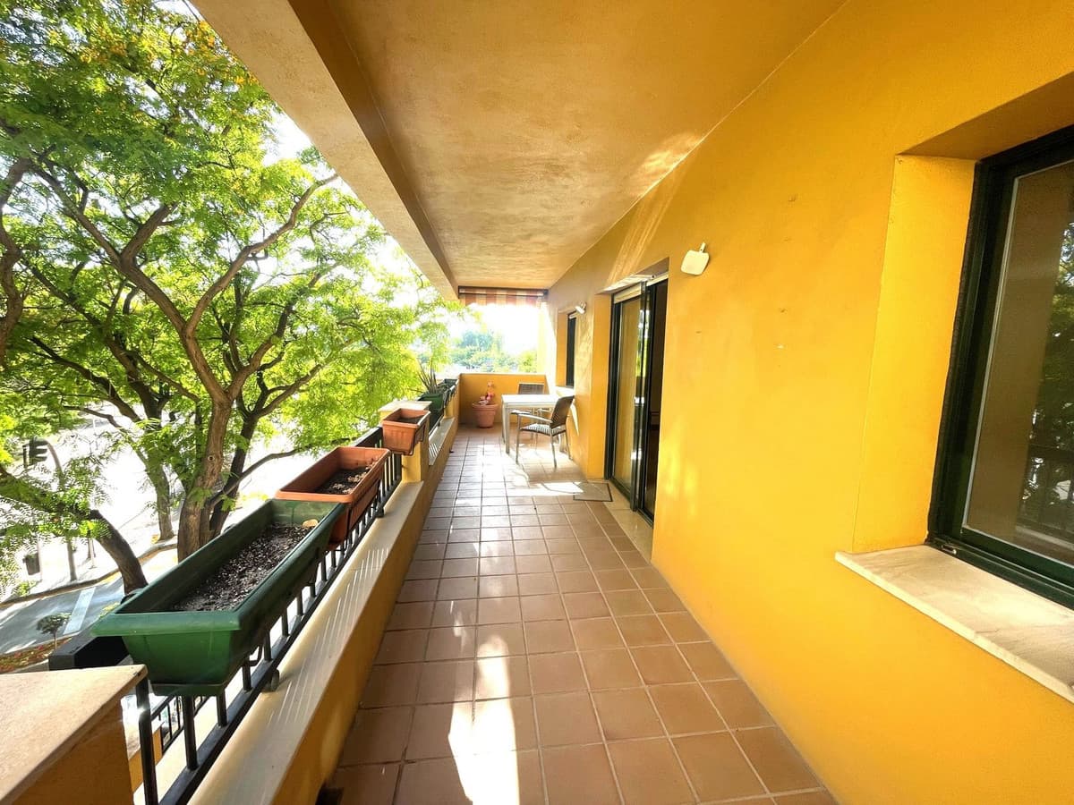 Middle Floor Apartment in San Pedro de Alcántara — photo 3 of 10