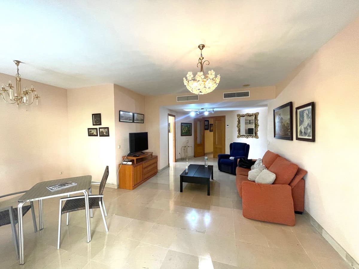 Middle Floor Apartment in San Pedro de Alcántara — photo 4 of 10