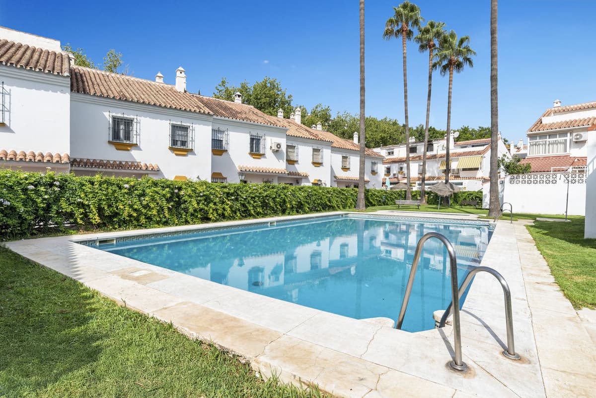 Townhouse in Torremolinos — photo 1 of 10