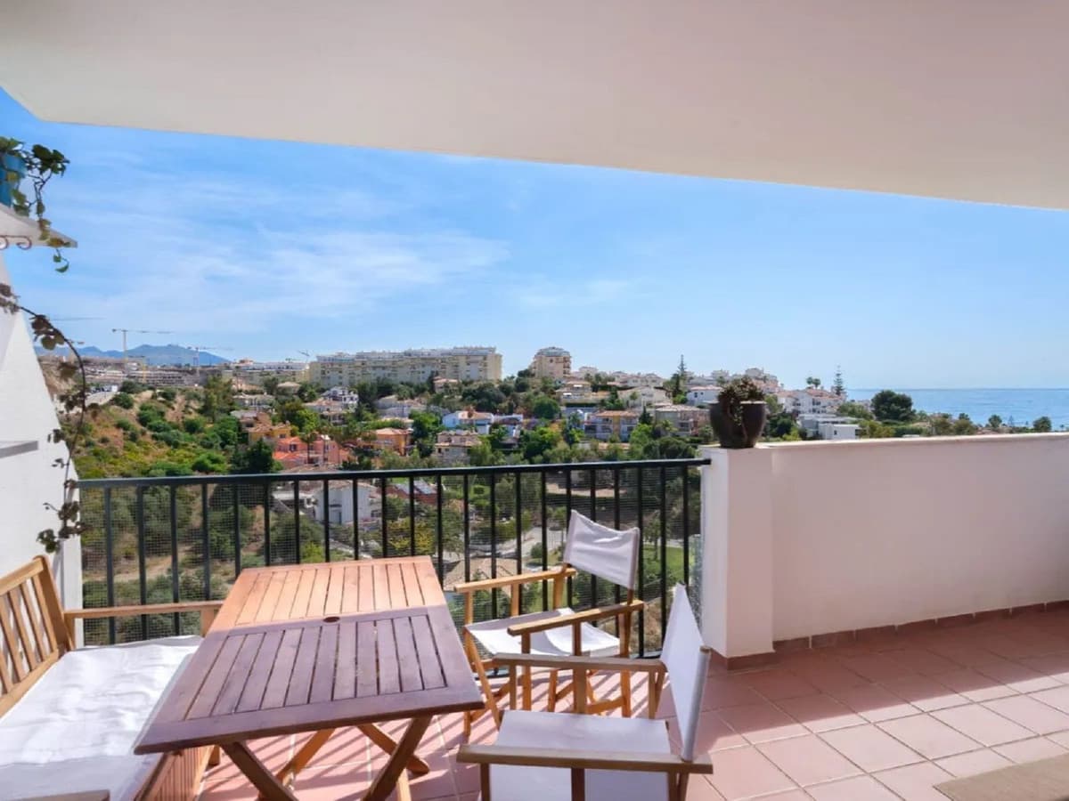 Middle Floor Apartment in Miraflores — photo 1 of 10