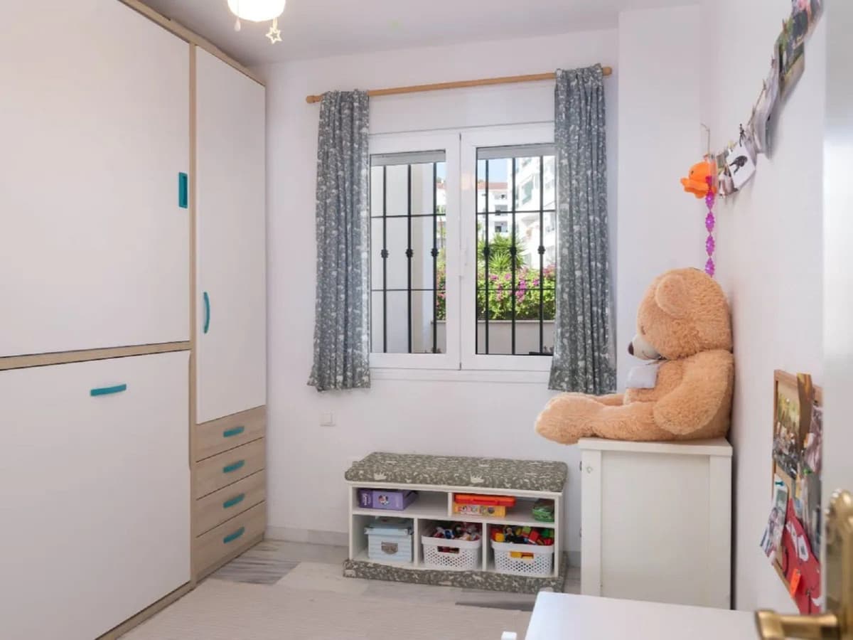 Middle Floor Apartment in Miraflores — photo 8 of 10
