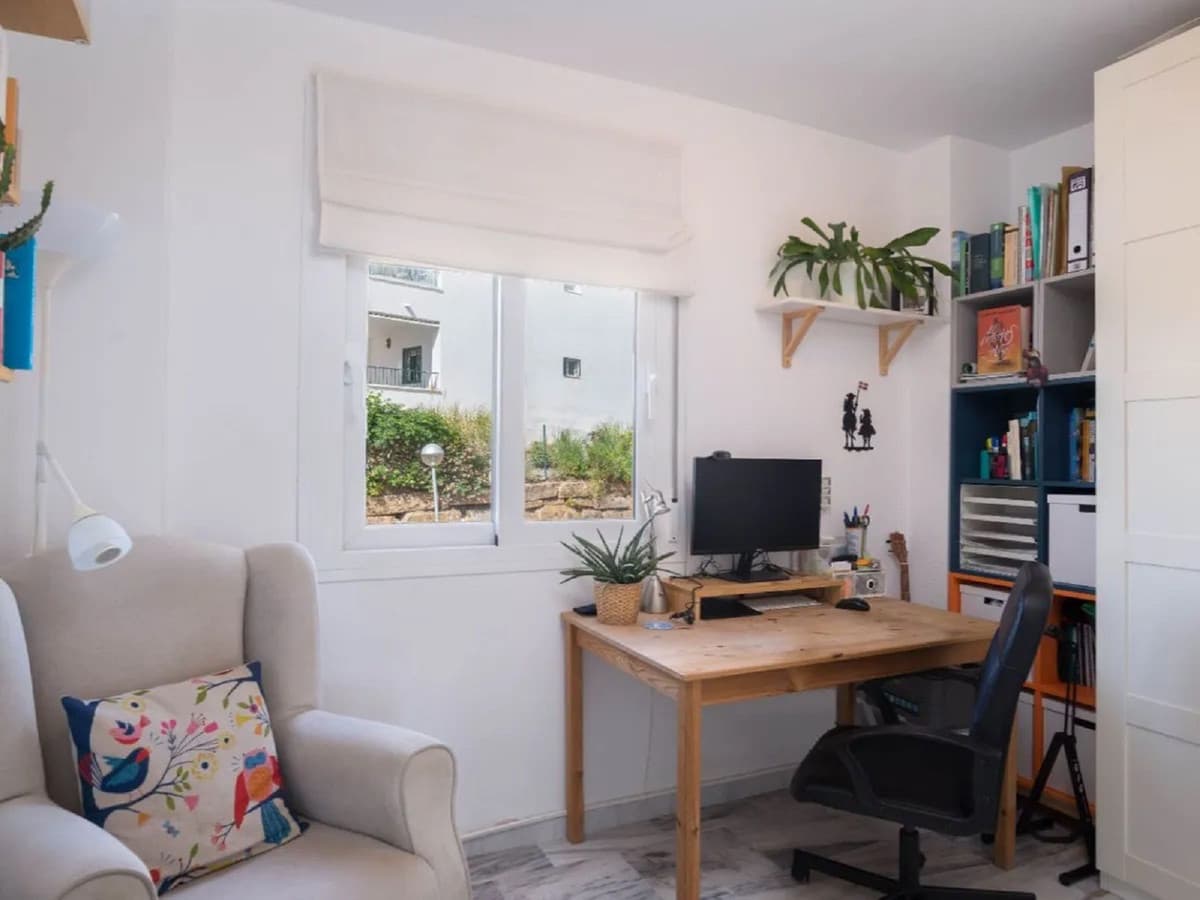 Middle Floor Apartment in Miraflores — photo 10 of 10