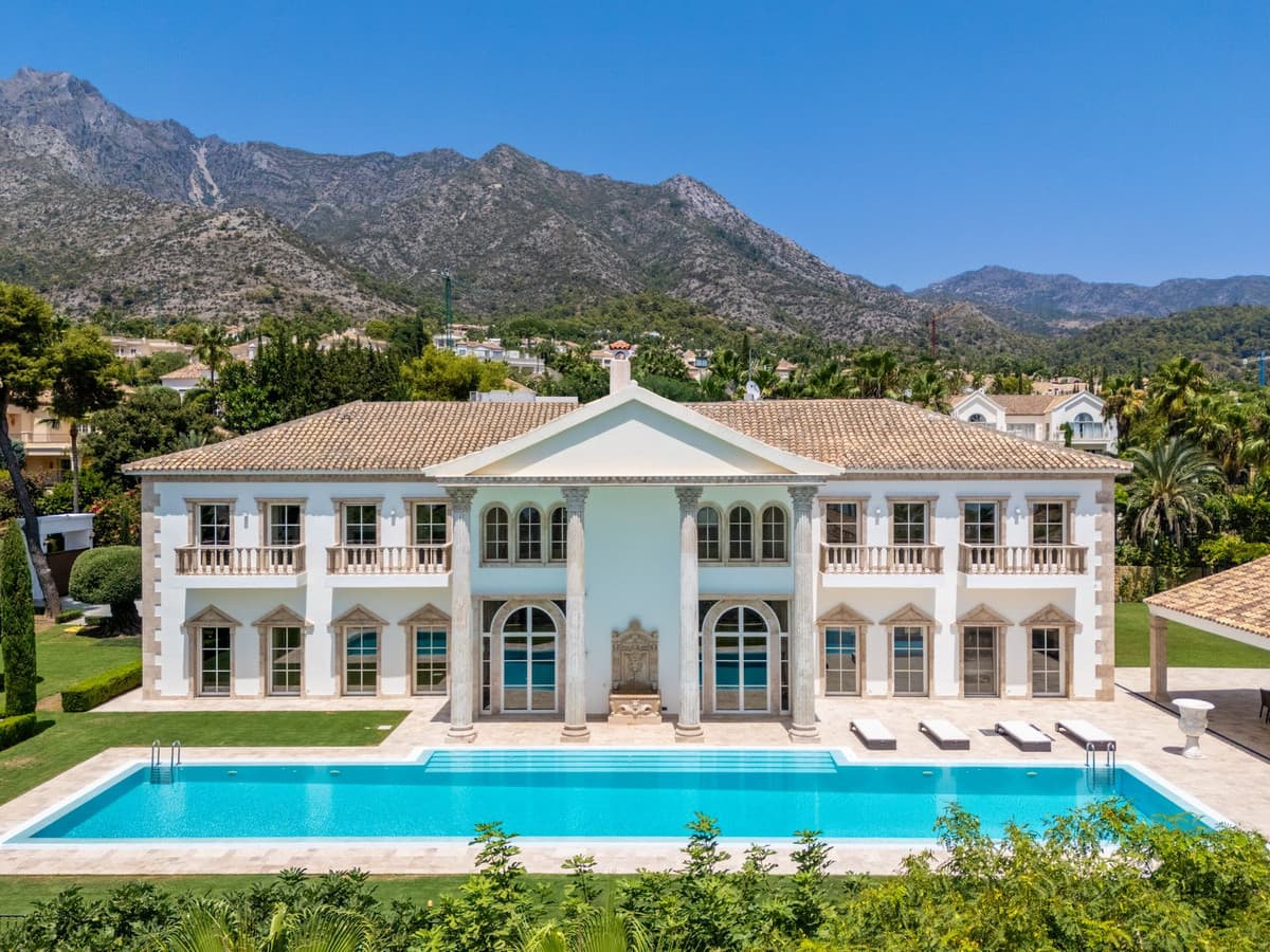 Detached Villa in Sierra Blanca — photo 1 of 10