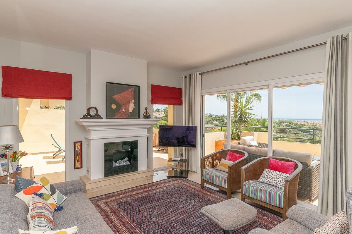 Penthouse Duplex in Elviria — photo 2 of 10