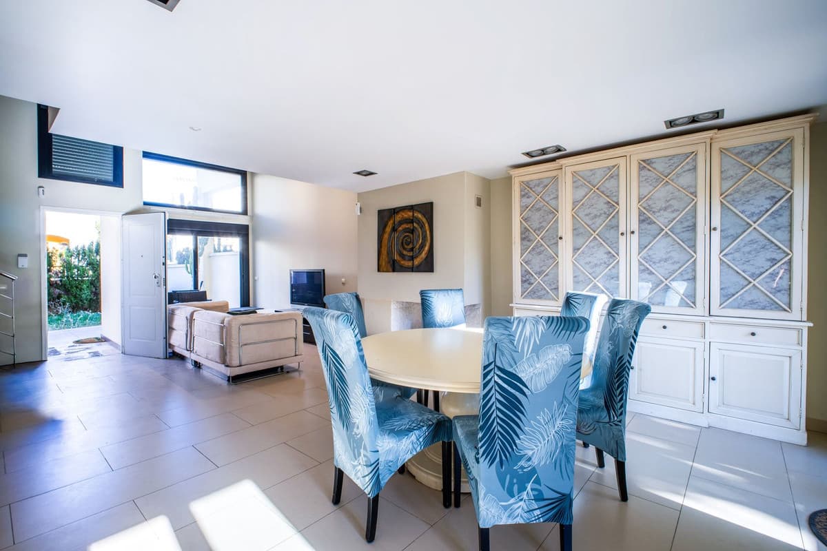 Townhouse in Estepona — photo 4 of 10